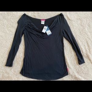 BRAND NEW BILLABONG SCOOP NECK SHIRT